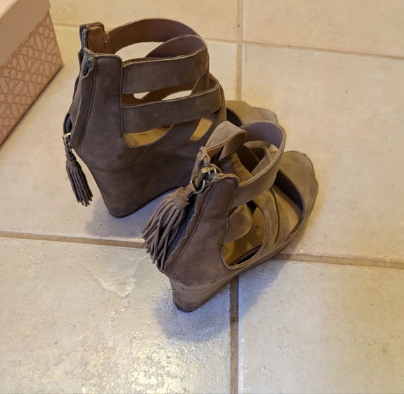 Dolce Vita high heel wedges - Picture 2 of 3